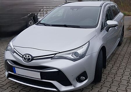 Toyota Avensis 1,8-l-V. Multidr. S Team D T. Sports...