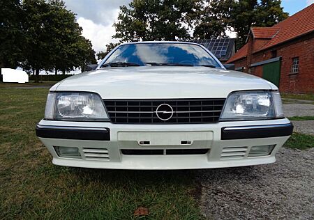 Opel Monza 3.0