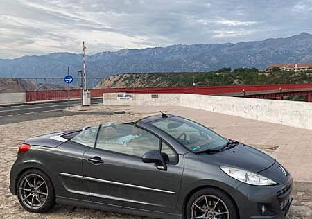 Peugeot 207 CC Platinum 155 THP Sportfahrwerk Alufelgen