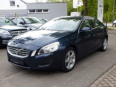 Volvo S60 Lim. D3 Momentum Aut. Nav Parkhilfe Alu BT