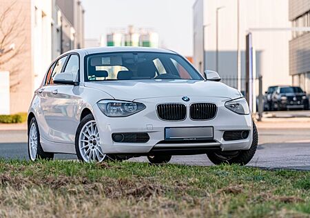 BMW 118i -Navi, SHZ, PDC, Allwetter