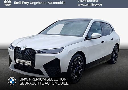 BMW iX xDrive40, AHK, PanoramaGlasdach, SHZ