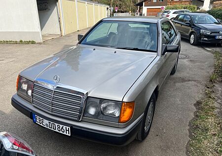 Mercedes-Benz 230 W124 230CE | H | Klima | Rostfrei | Metallic