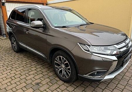 Mitsubishi Outlander Edition 100+ 4WD*AHK*AUTOMATIK*