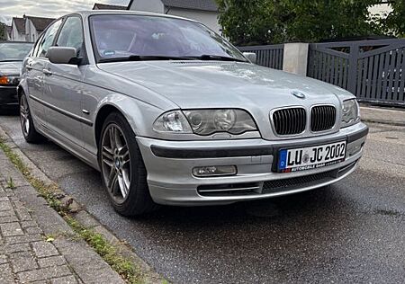 BMW 330i -