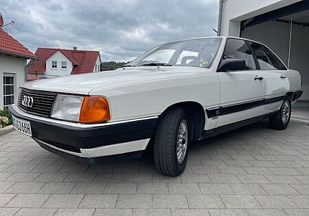 Audi 100 mit H-Zulassung