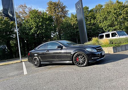 Mercedes-Benz C 180 Coupé AMG harman/kardon