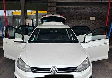VW Golf Volkswagen 7 R-Line | weiß | TÜV neu bis 11/2027 |