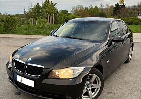 BMW 320d E90 * Automatik * Großes Navi * Inspektion