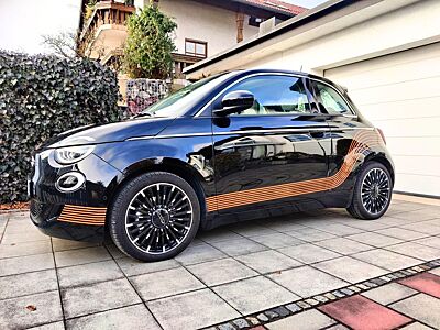 Fiat 500e "la Prima" LED Navi Kamera Leder Winter eSD