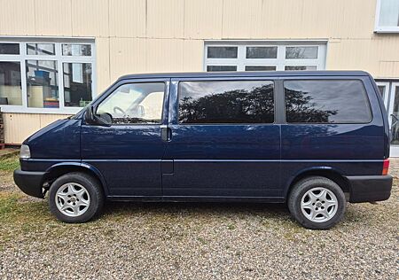 VW T4 Caravelle Volkswagen 2.5 TDI 75kW syncro Standard