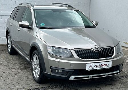 Skoda Octavia Combi Scout 4x4 *NAVI*XENON*AHK*