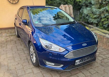Ford Focus 2,0 TDCi 110kW PowerShift Titanium Tit...
