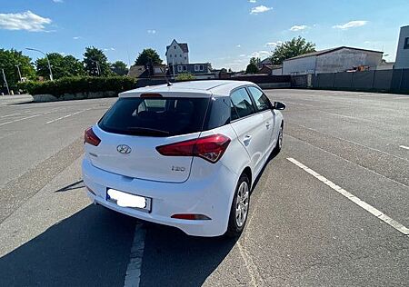 Hyundai i20 1.2 Active | 63 kW / 86 PS | frischer TÜV