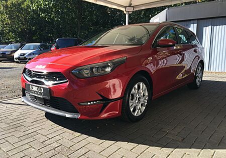 Kia Cee'd Sportswagon cee'd SW 1.5 DCT7 Vision Komf Autom/1.H/Navi/Shz