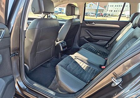 VW Passat Variant Volkswagen 2.0 TDI SCR 140kW DSG BMT 4M ...