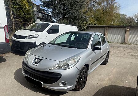 Peugeot 206 + Basis TÜV NEU*