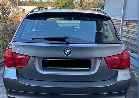 BMW 318i touring - E91
