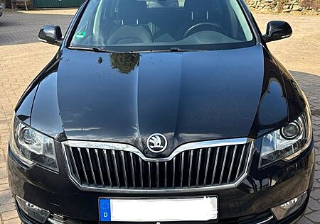 Skoda Superb 2.0 TDI Green tec DSG Exclusive Combi...