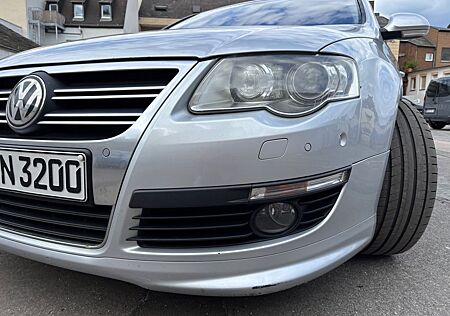 VW Passat Variant Volkswagen 3.2 V6 FSI DSG 4M. R-Line Ed....
