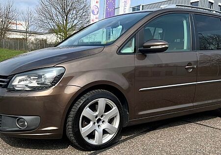 VW Touran Volkswagen *Panoramadach* *BI-Xnenon *TÜV* *Navi*