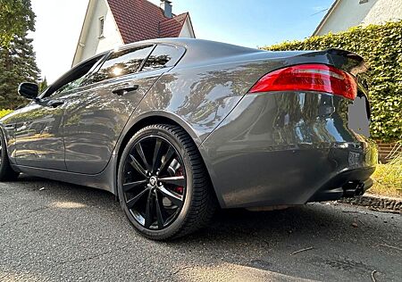 Jaguar XE 20d 180PS AWD R-Sport Automatik R-Sport