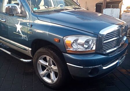 Dodge RAM 1500 SLT 4x4