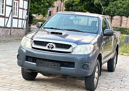 Toyota Hilux 2.5 Extra Cab 4x4 Allrad 1 Hand