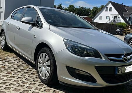Opel Astra J 1,6 Schrägheck Limousine
