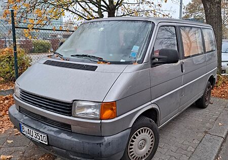 VW T4 Caravelle Volkswagen 2,5-l-Otto syncro Standard