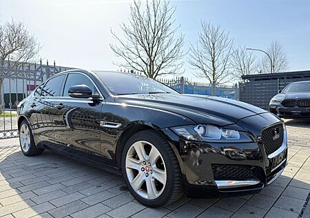 Jaguar XF *2.0*Pano*Head-Up*Kamera*ACC*Xenon*Leder*