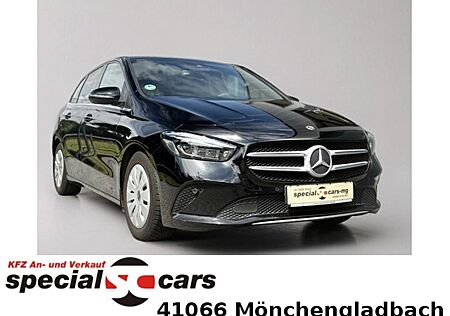 Mercedes-Benz B 180 Comand Online / KeylessGO / Kamera