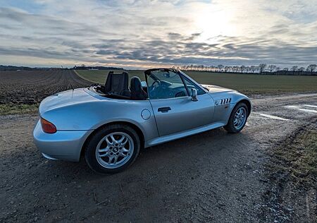 BMW Z3 Roadster 2.2i 150.000km 6 Zyl. Tüv 6/26