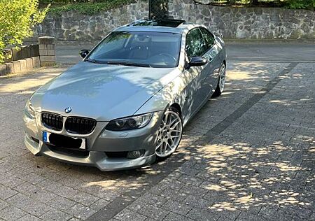 BMW 325i e92