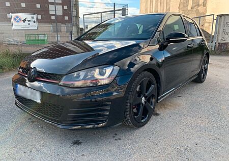 VW Golf Volkswagen VII Lim. GTI BMT