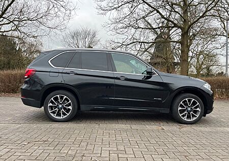 BMW X5 xDrive35i 7 Sitz Navi Leder Panorama Keyless