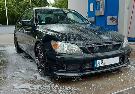 Lexus IS 200