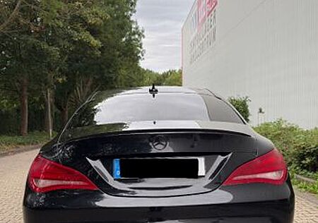 Mercedes-Benz CLA 180 -