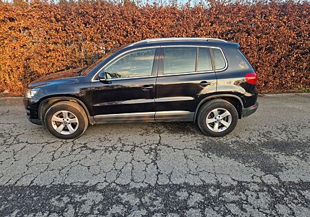 VW Tiguan Volkswagen 2.0 TDI DSG 4MOT BMot Tech Sport & St...