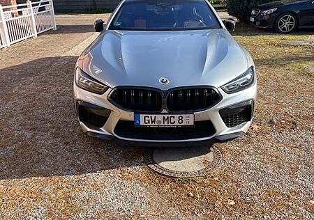 BMW M8 Competition Coupé Carbon Schalensitze