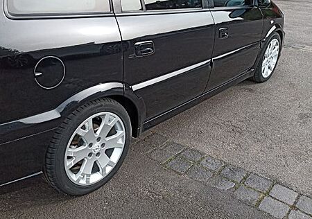 Opel Zafira 2.0 Turbo OPC