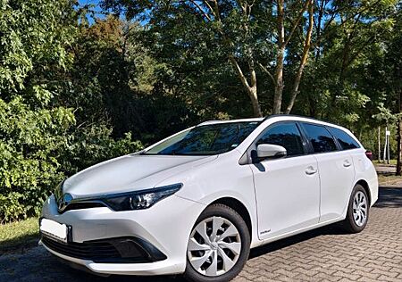 Toyota Auris Cool 1,33-l-Dual-VVT-i Cool
