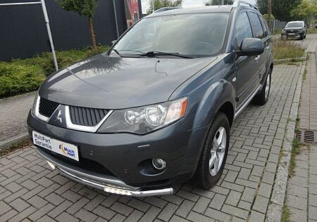 Mitsubishi Outlander 2.4 Intense,7 Sitzer,Autom,Autogas LPG