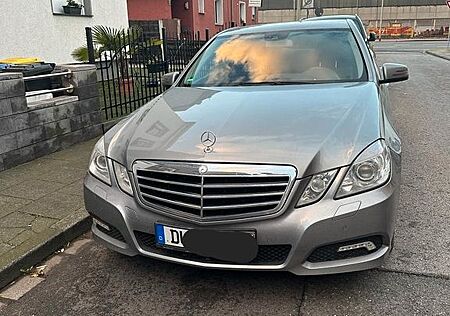 Mercedes-Benz E 250 CGI BlueEFFICIENCY -