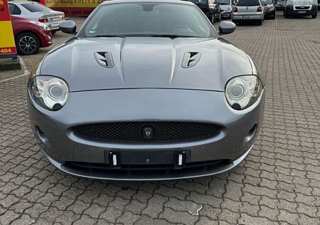 Jaguar XK Coupe / Cabriolet 4.2 Coupe