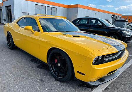 Dodge Challenger SRT8