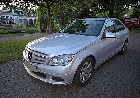 Mercedes-Benz C 180 CGI BlueEFFICIENCY Autom. -