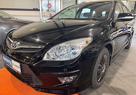 Hyundai i30 gebraucht kaufen Hyundai i30 cw FIFA WM Edition | TÜV 12/2026