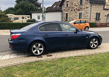 BMW 523i A - Volllederausstattung