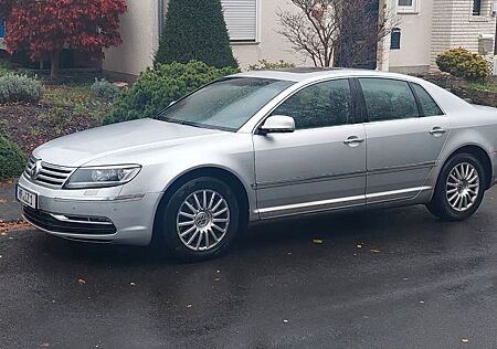 VW Phaeton Volkswagen 3.0 V6 TDI 4MOTION Tiptronic 5-Sitzer -